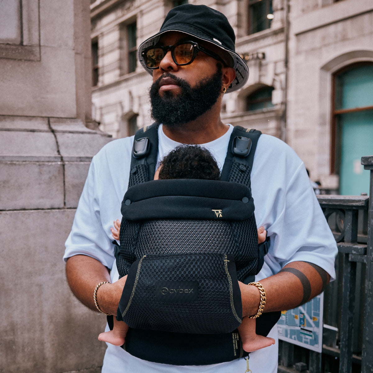 Cybex Magic Black Laya Carrier