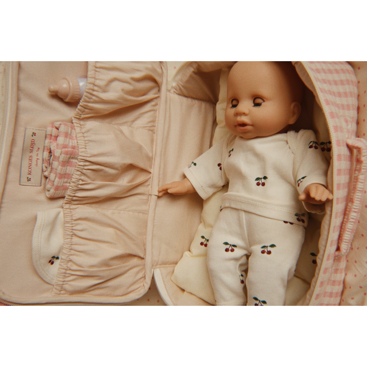 Konges Sløjd Pink Check Baby Docka Nursery Resväska