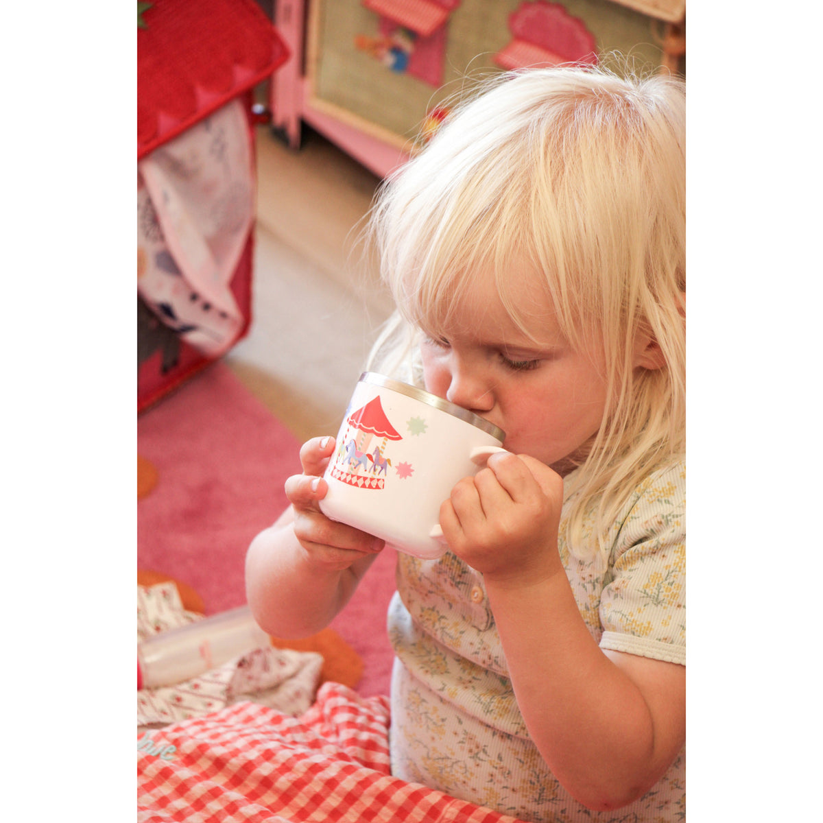 Rice Rustfrit Stål Baby Kopp Med Handle And Fixed Överdrag - Pink Fun Fair Print - 260 Ml