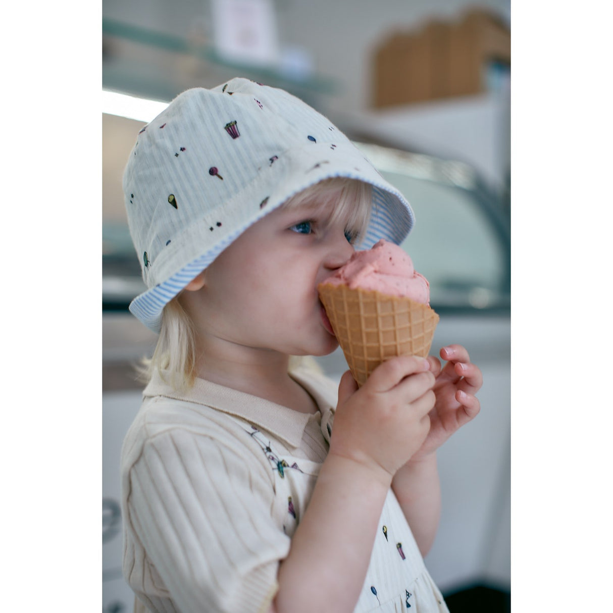 Copenhagen Colors Cream Tivoli Print Printed Reserverbar Bucket Hat