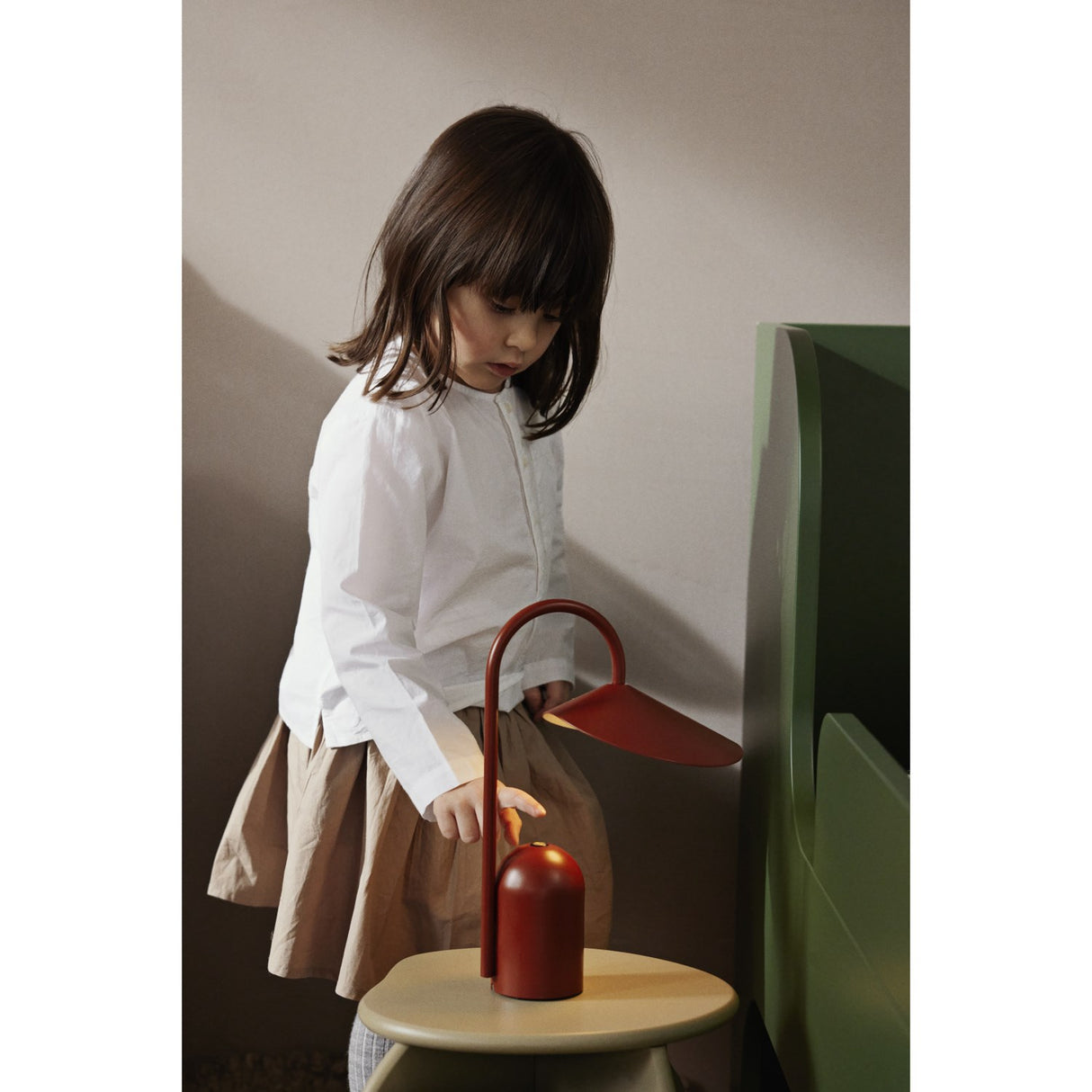 Ferm Living Oxide Red Arum Portable Lampa