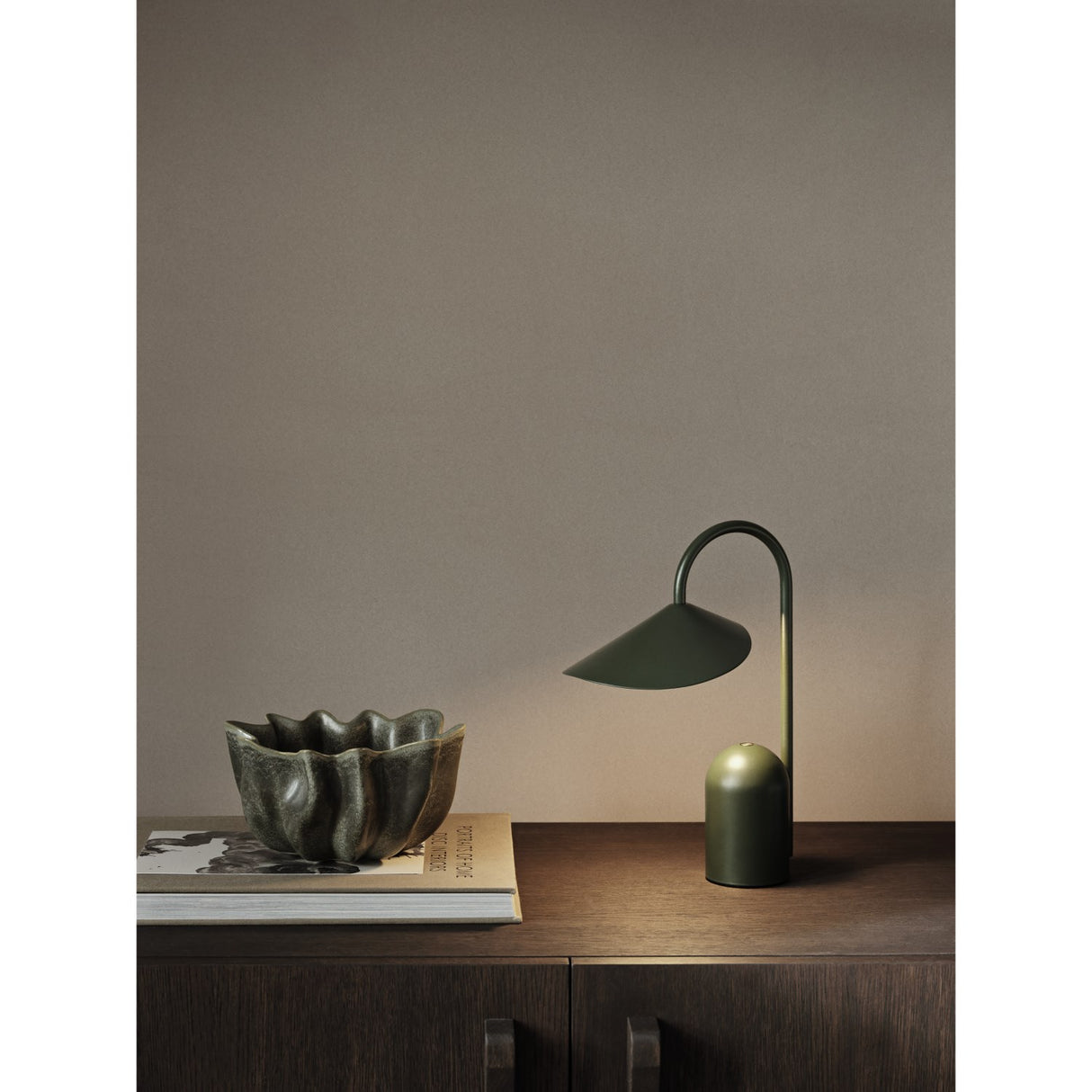 Ferm Living Grass Green Arum Portable Lampa