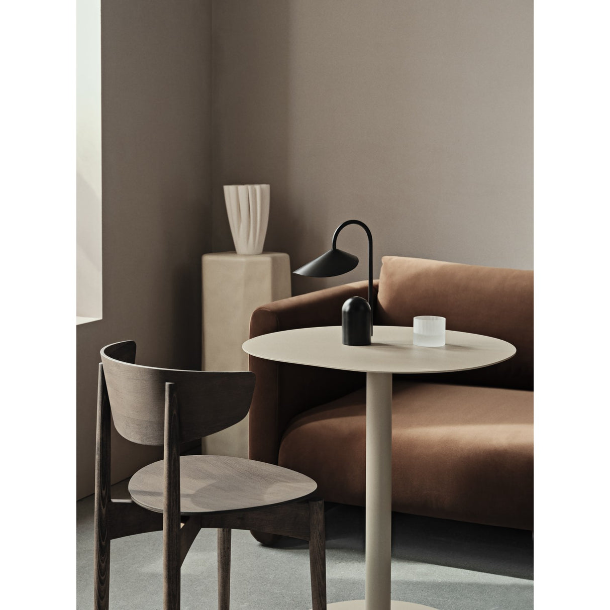 Ferm Living Black Arum Portable Lampa