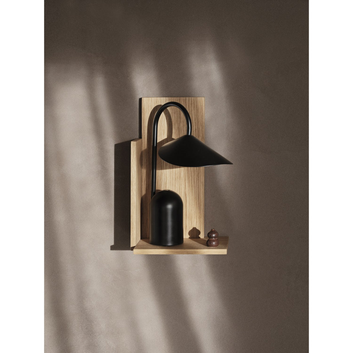 Ferm Living Black Arum Portable Lampa