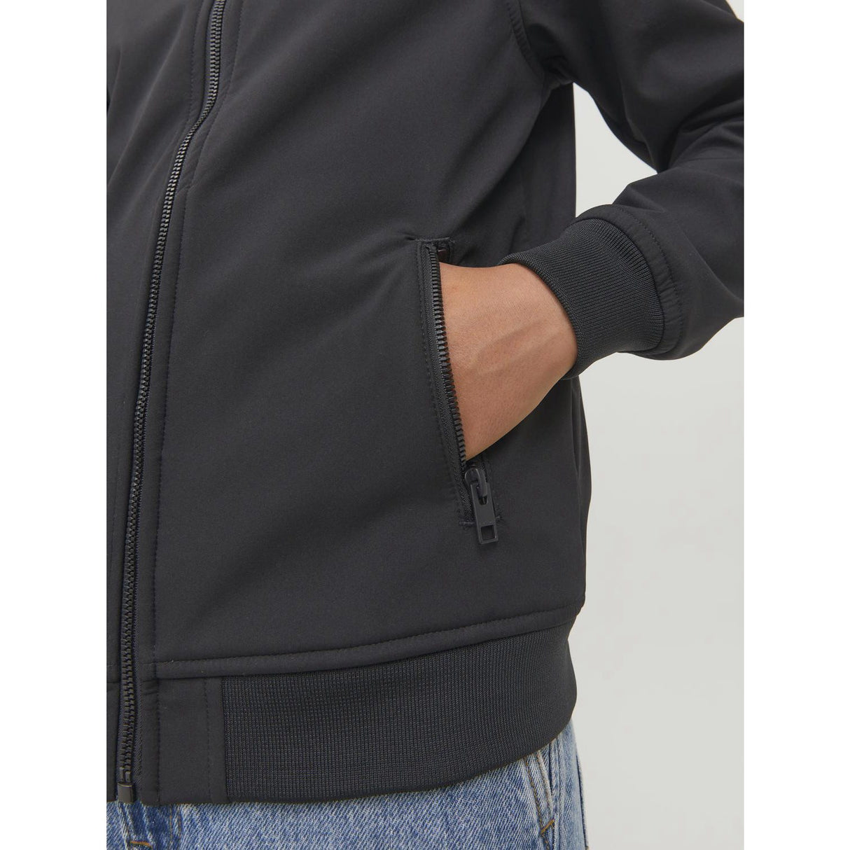 Jack & Jones Junior Svart Basic Softshelljacka med huva Noos