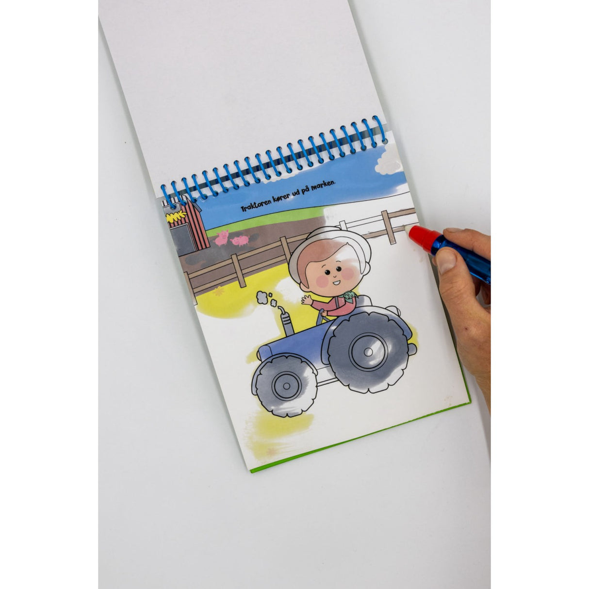 Forlaget Bolden Magisk Målarbok: På Bondegården