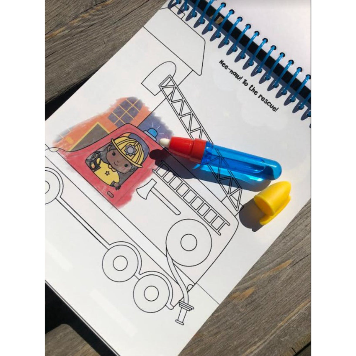 Forlaget Bolden Magisk Målarbok: Køretøjer