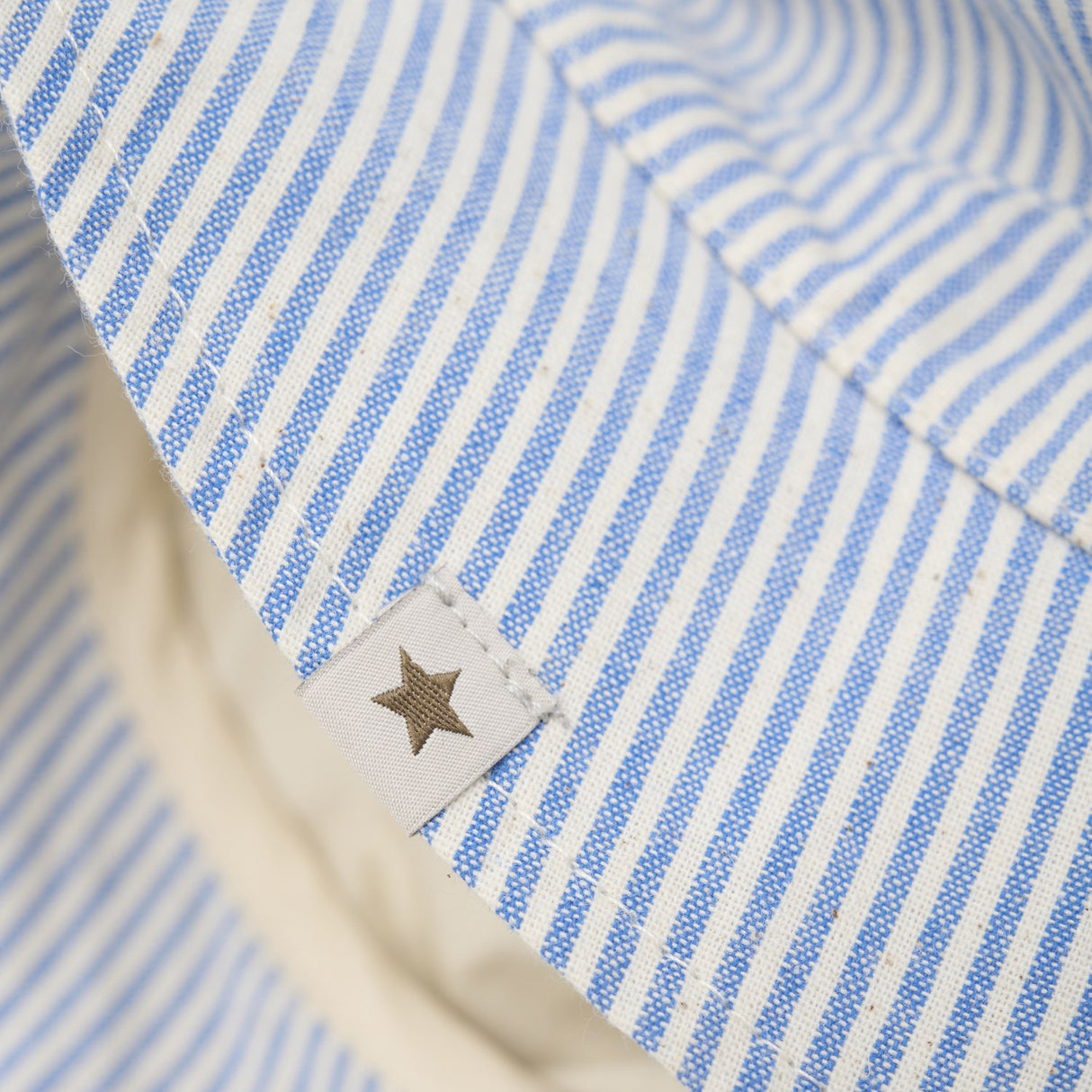 Huttelihut Quiet Harbor Bucket Hat Vävd rand