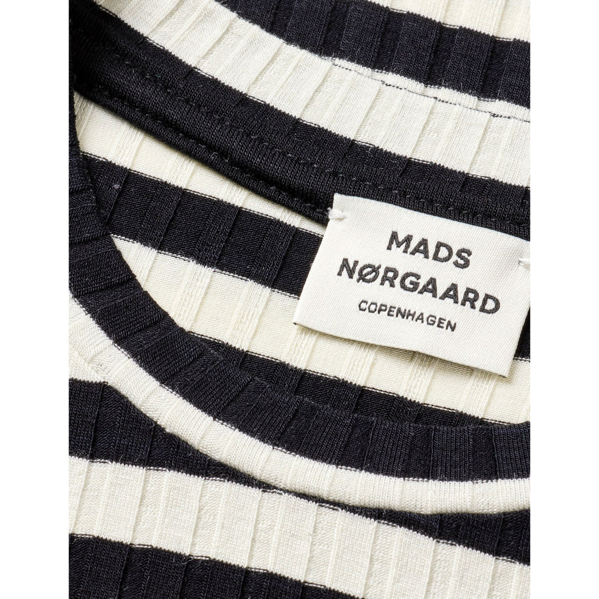 Mads Nørgaard Svart/Vanilj Ice 5X5 Classic Stripe Tuviana Tee