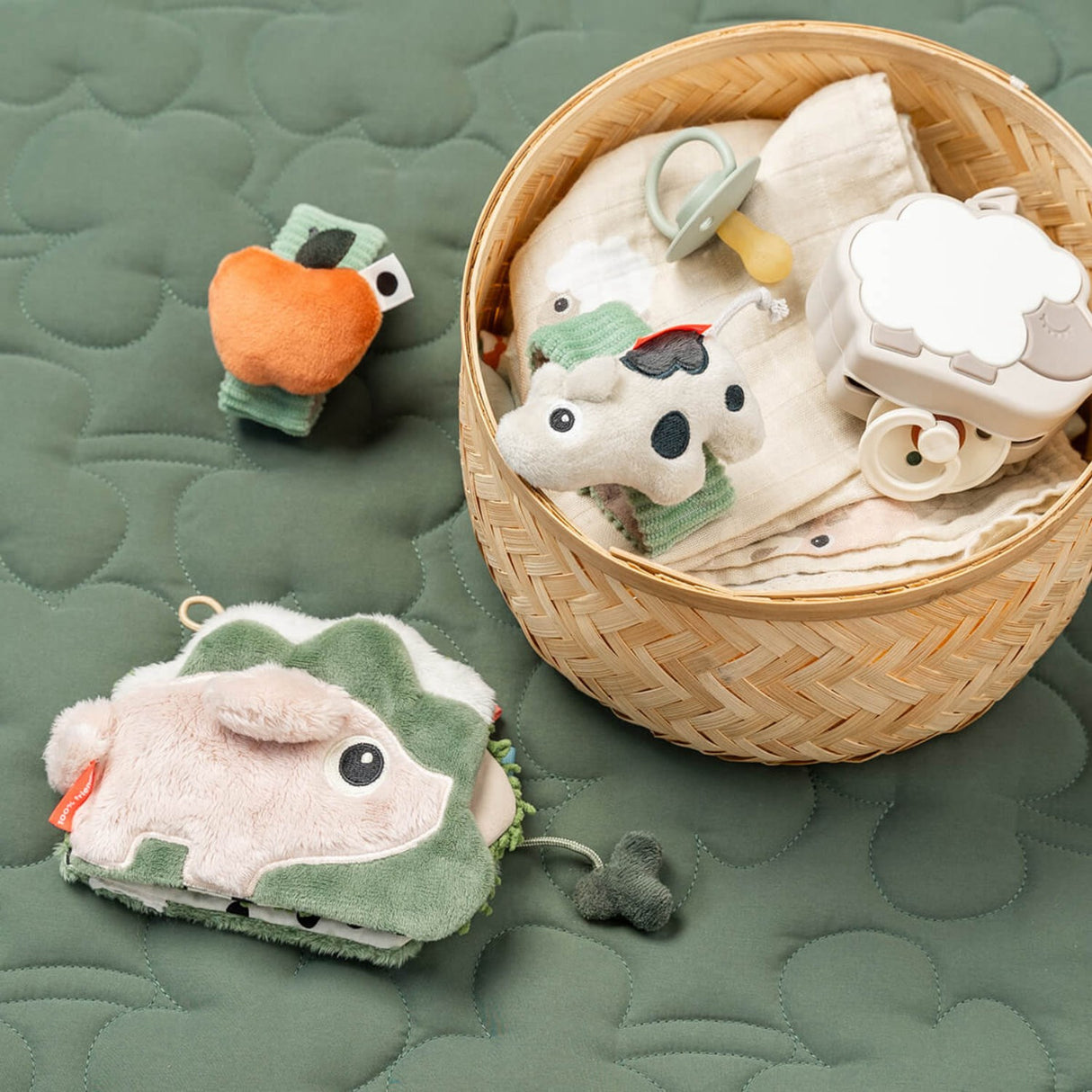 DonebyHjort Färgblandning Sensorisk Baby Aktivitetsbok Tiny farm