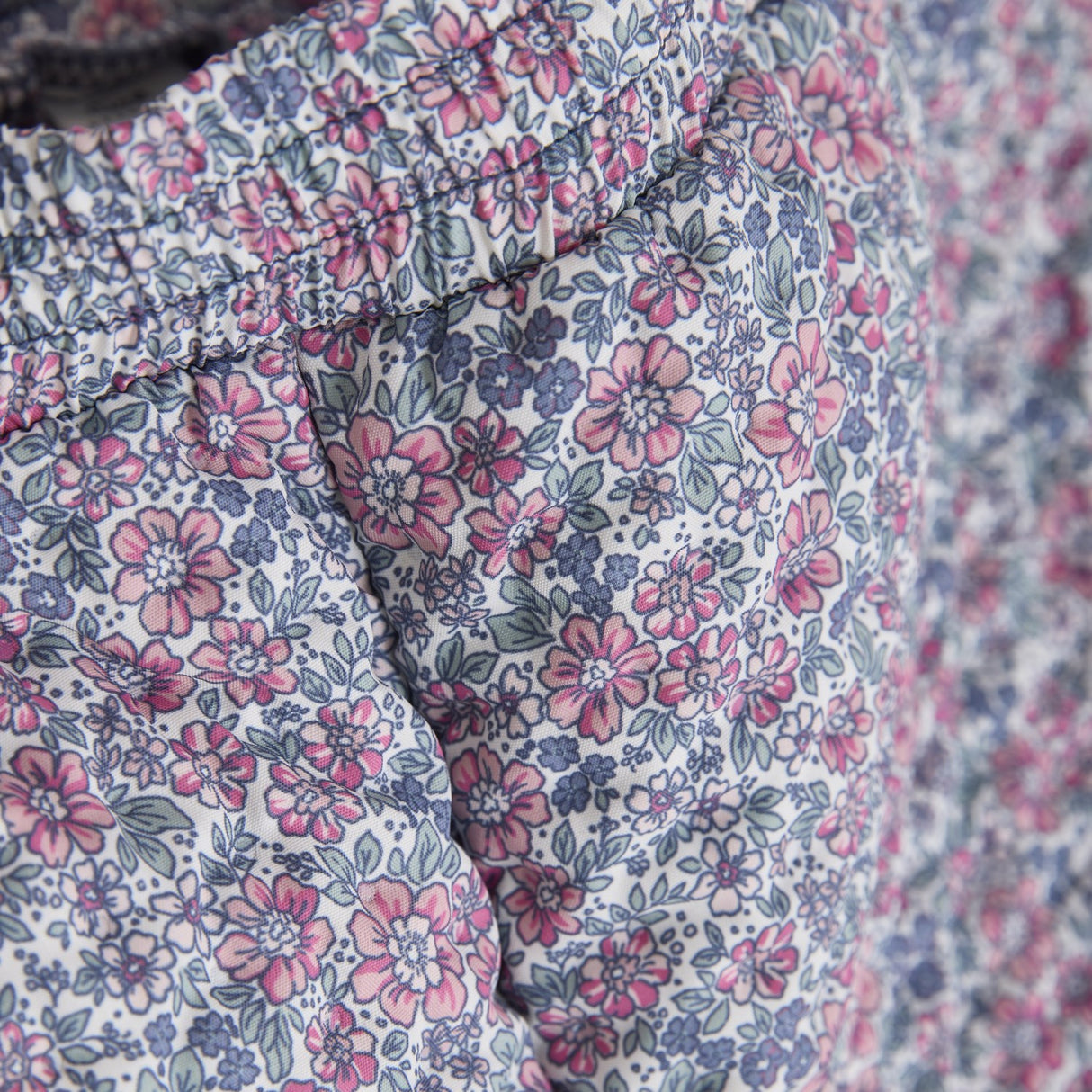 En Fant Egret Termo Sett m. Frills, AOP