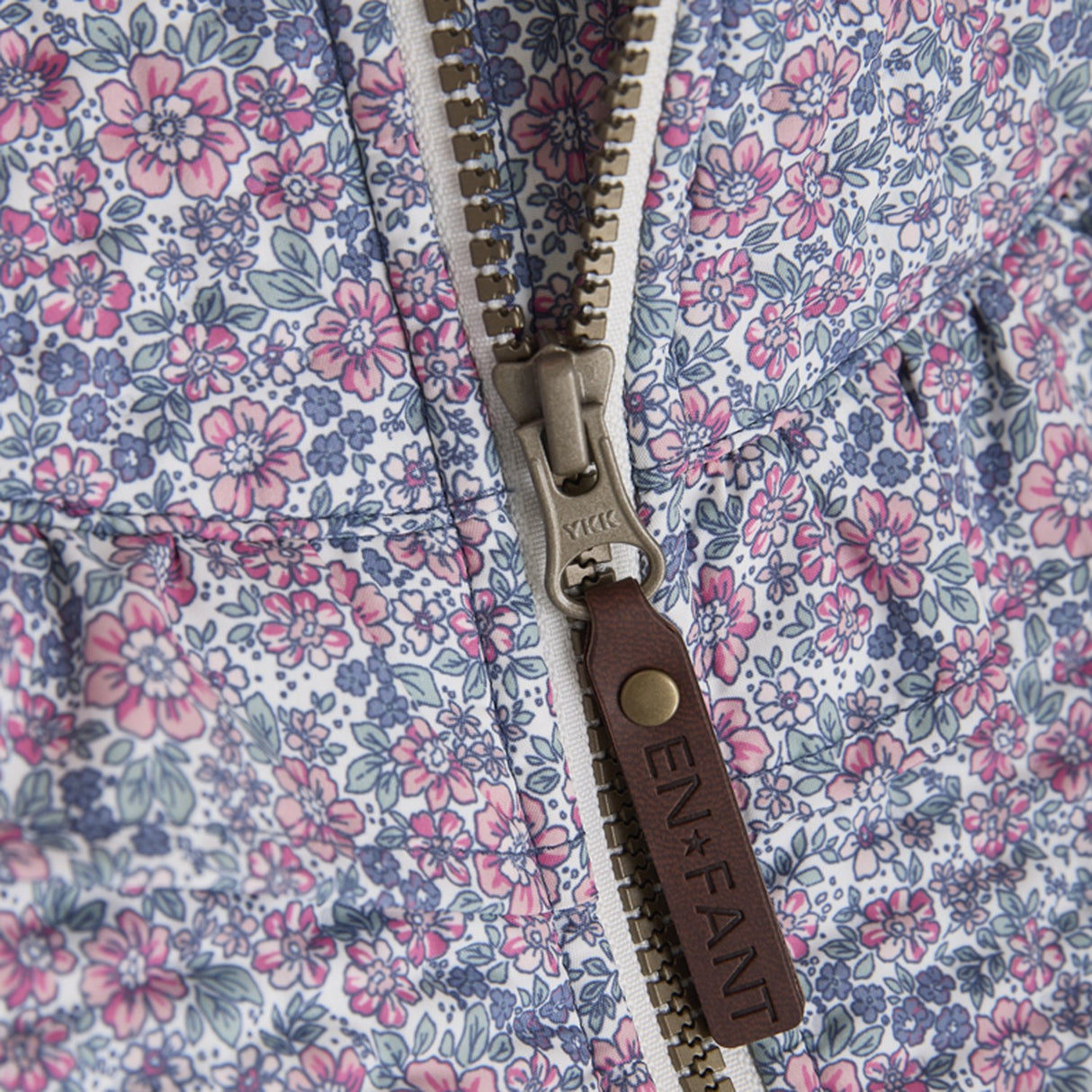 En Fant Egret Termo Sett m. Frills, AOP