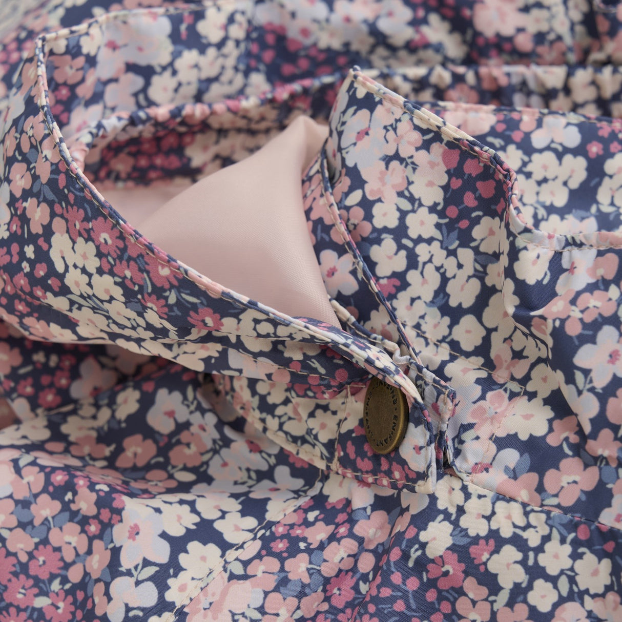 En Fant Bridal Rose Jacka Shaped, AOP