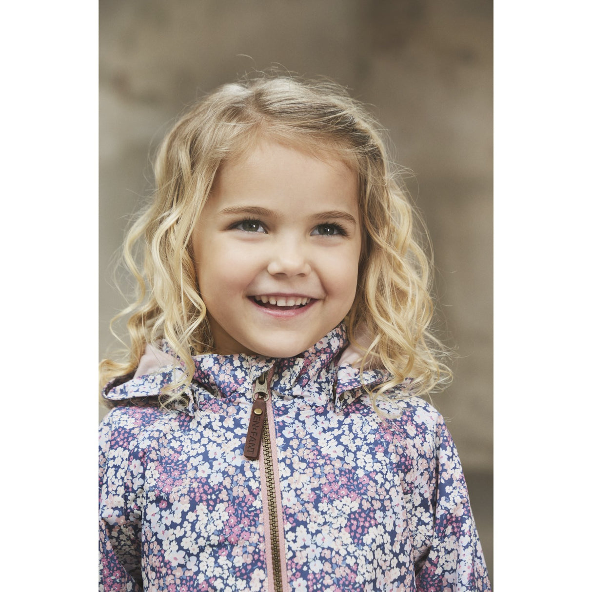 En Fant Bridal Rose Jacka Shaped, AOP