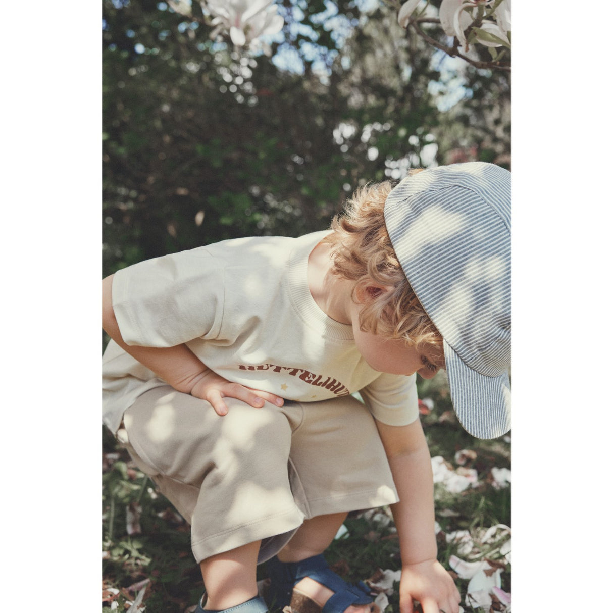 Huttelihut Antique White T-Shirt