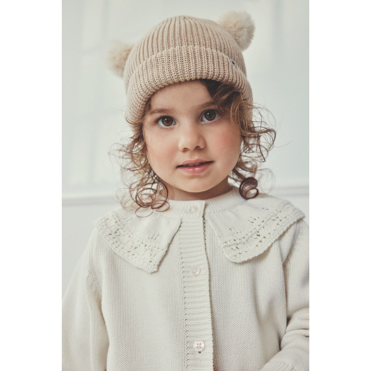 Huttelihut Irish Cream Mössa Stickad m. Pompoms