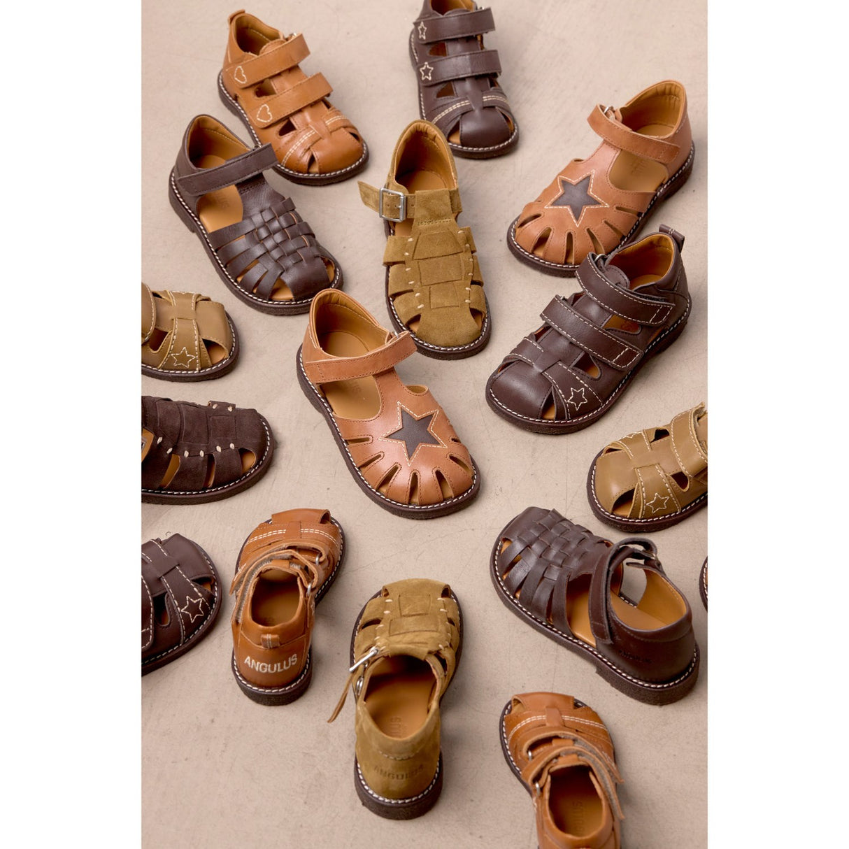 Angulus Dark Brown Flätad Lädersandal