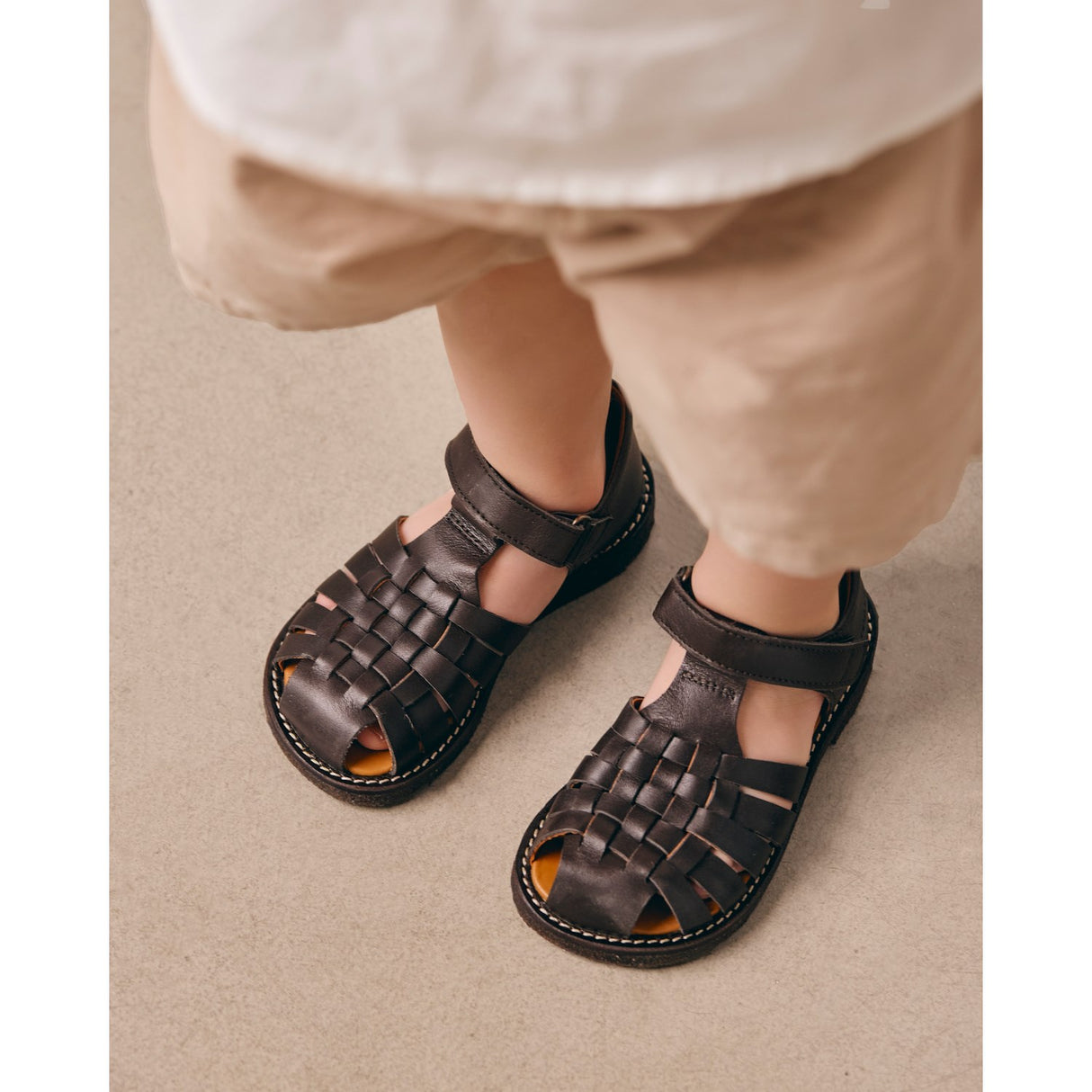 Angulus Dark Brown Flätad Lädersandal