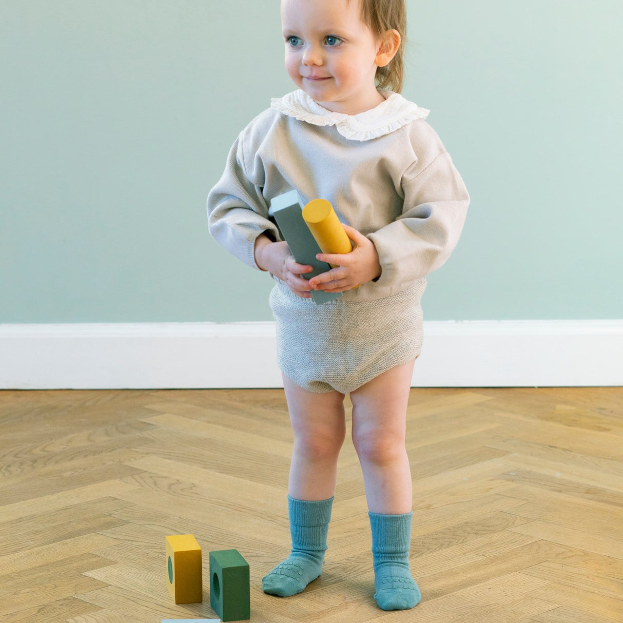 Gobabygo Dusty Blue Non-Slip Strumpor Bambu