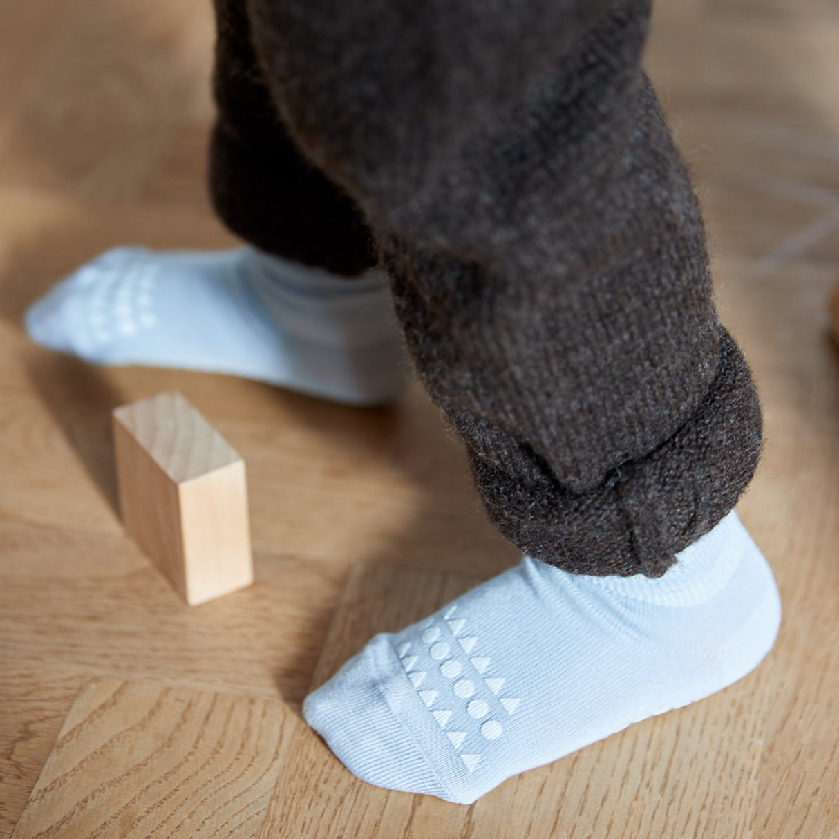 Gobabygo Sky Blue Non-Slip Strumpor Bambu