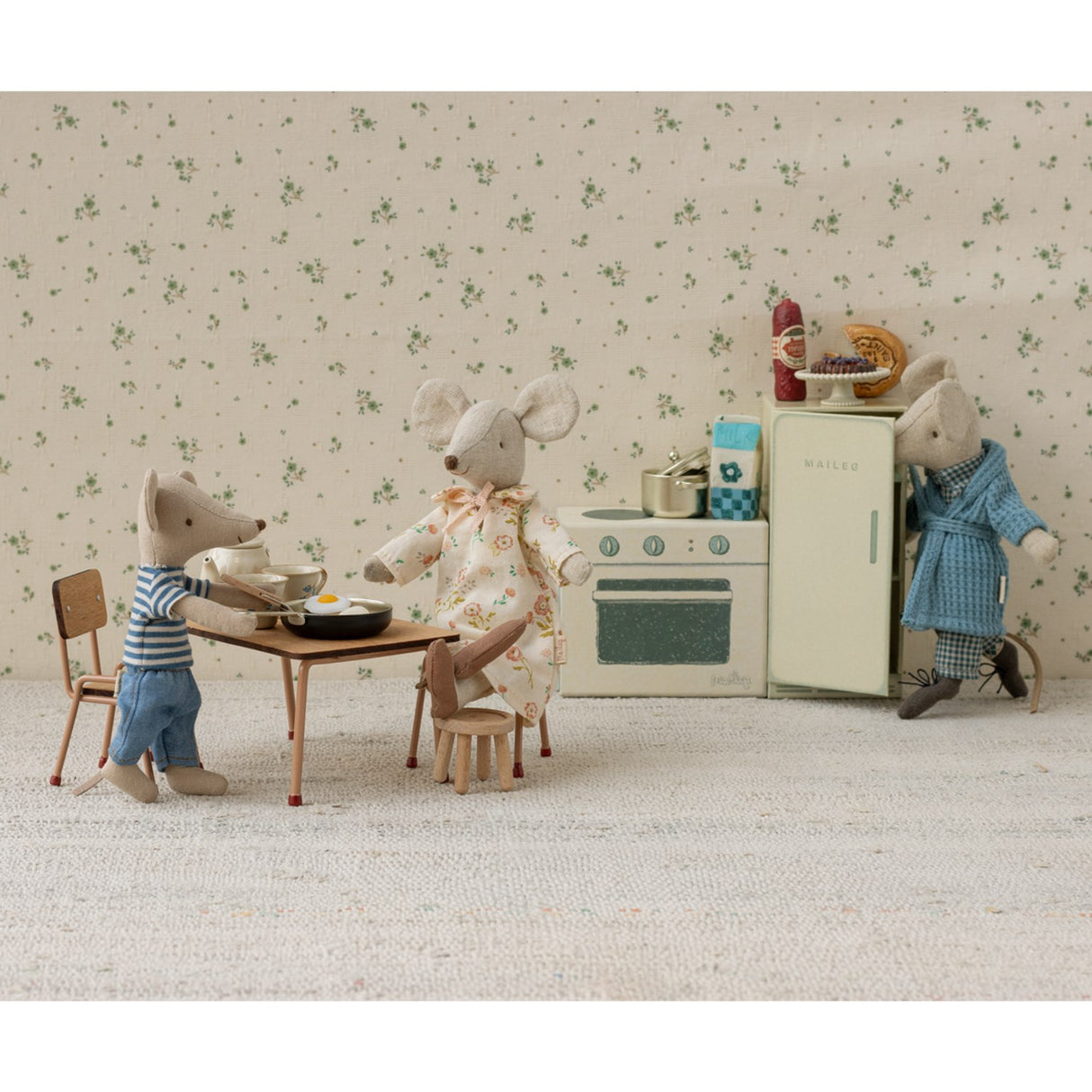 Maileg Chair, Mouse - Dark Powder