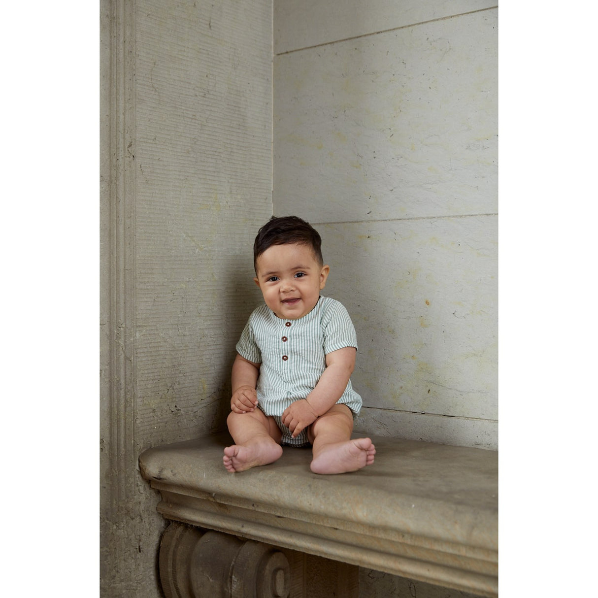 COPENHAGEN COLORS Green W Cream Stripe Seersucker Romper W. Ärmar