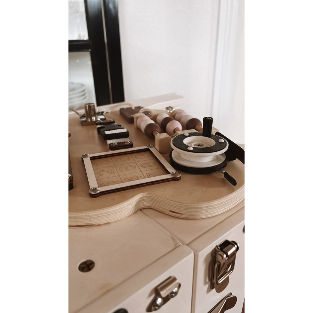 HEMMINGSEN Kids Brown Aktivitetstavla Björn Bærbar