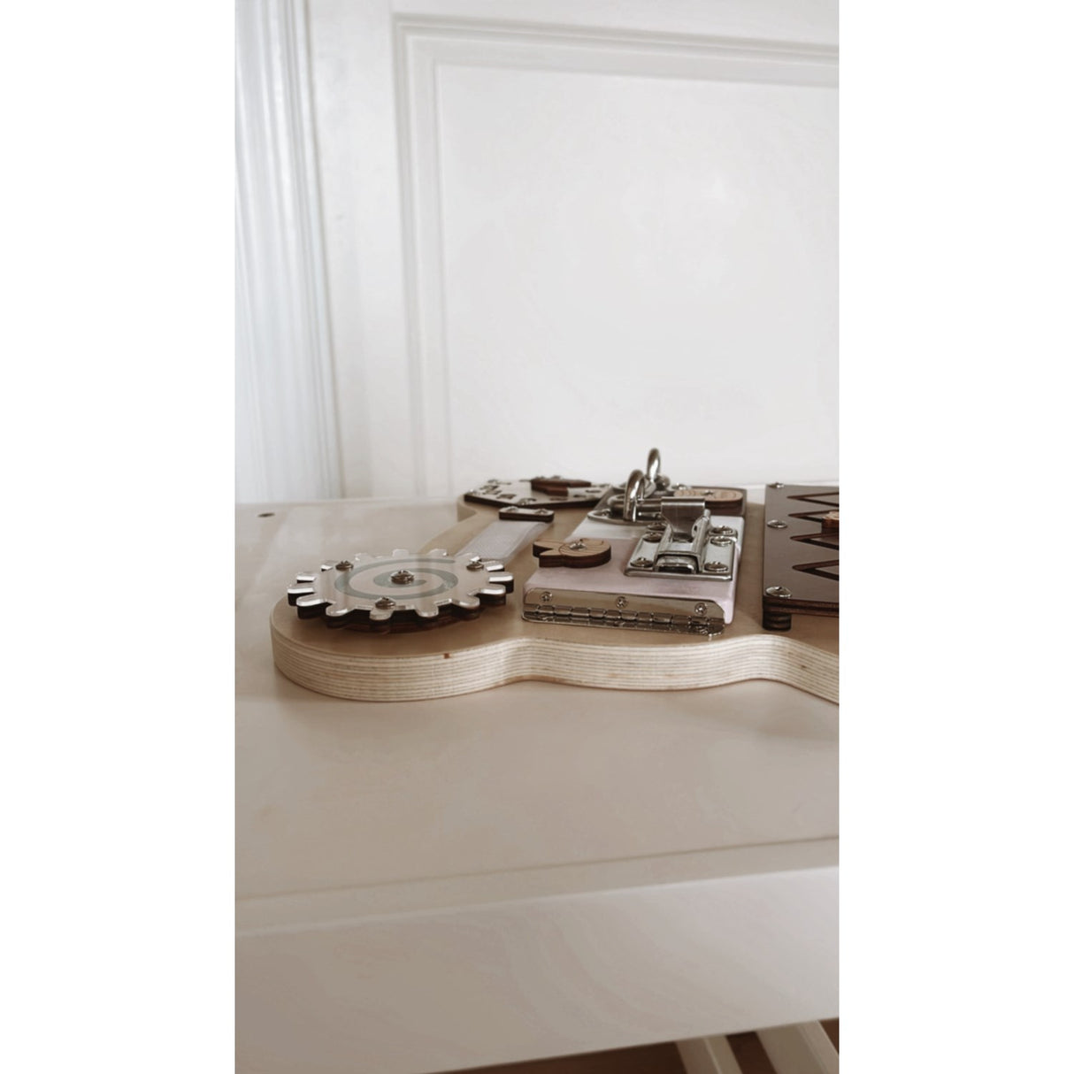 HEMMINGSEN Kids Brown Aktivitetstavla Björn Bærbar