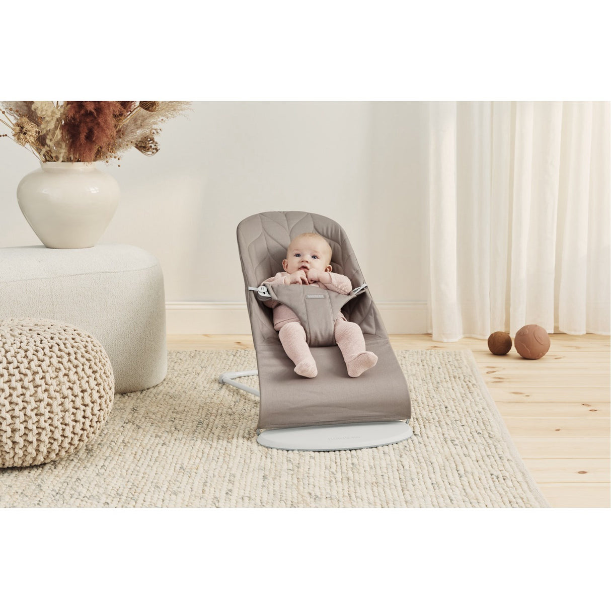 BabyBjörn Sand Grey Skråstol Bliss Blomsterbladsquilt