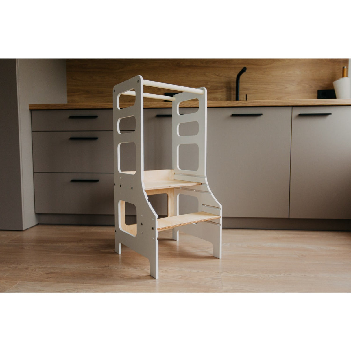 Duck Woodworks Adjustable Kitchen Tower White
