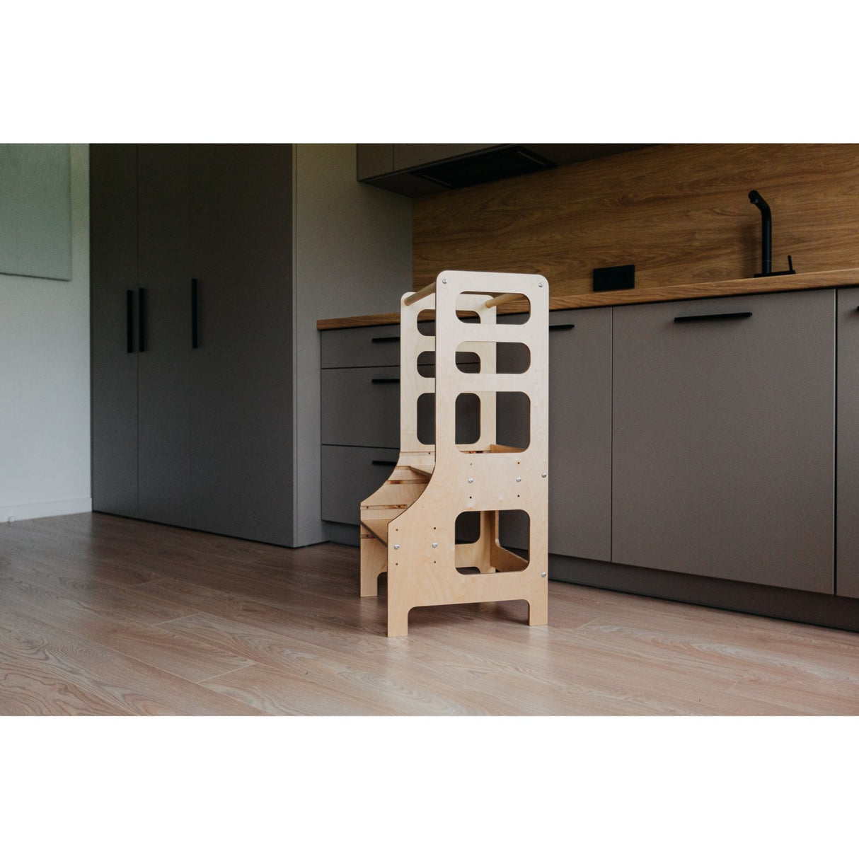 Duck Woodworks Adjustable Kitchen Tower Natural