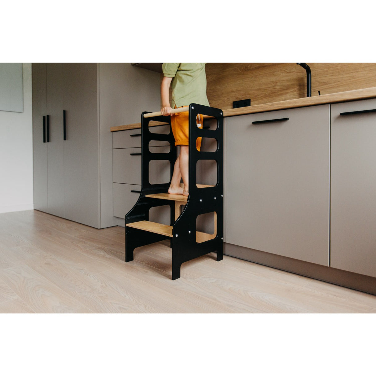 Duck Woodworks Adjustable Kitchen Tower Black