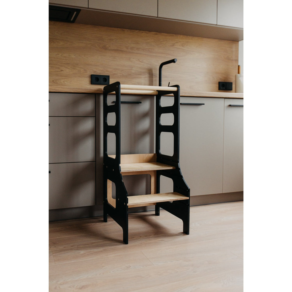 Duck Woodworks Adjustable Kitchen Tower Black
