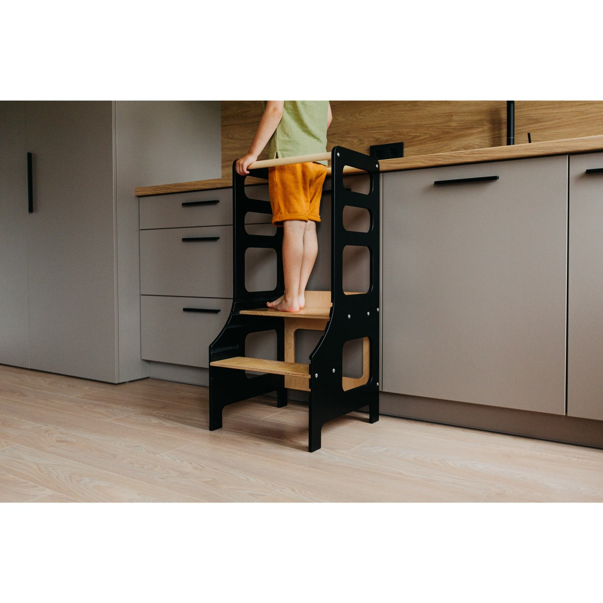 Duck Woodworks Adjustable Kitchen Tower Black