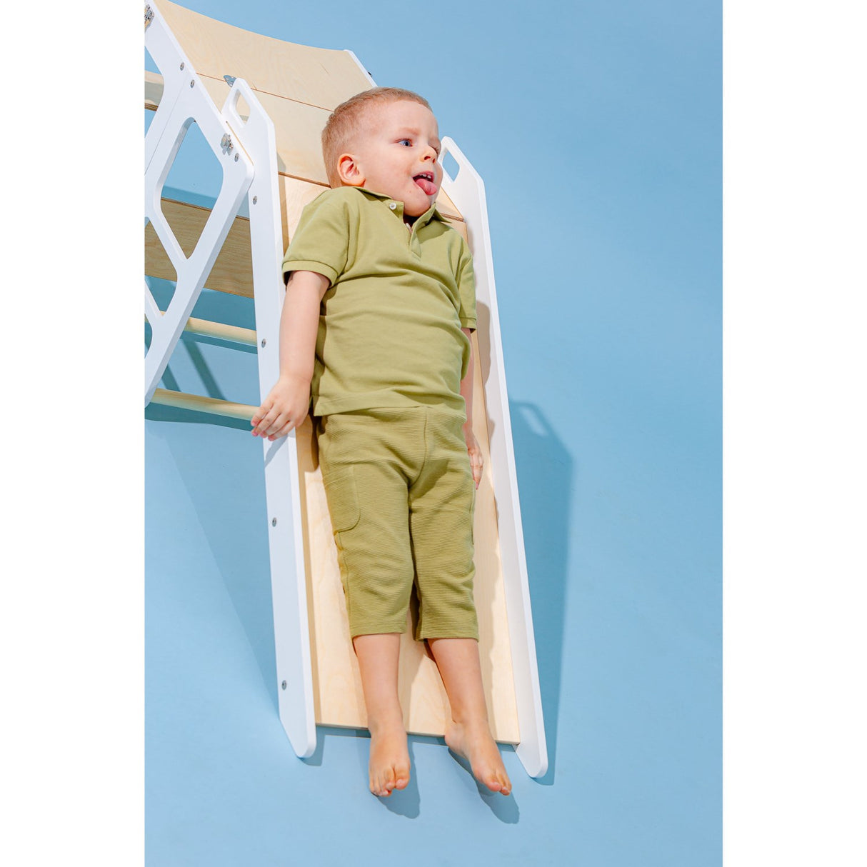 Duck Woodworks Foldable Kitchen Tower w. Slide White