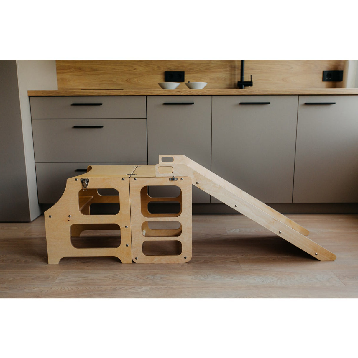 Duck Woodworks Foldable Kitchen Tower w. Slide Natural