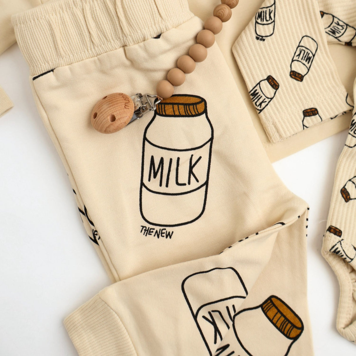 THE NEW Siblings White Swan AOP Nilos Sweatpants