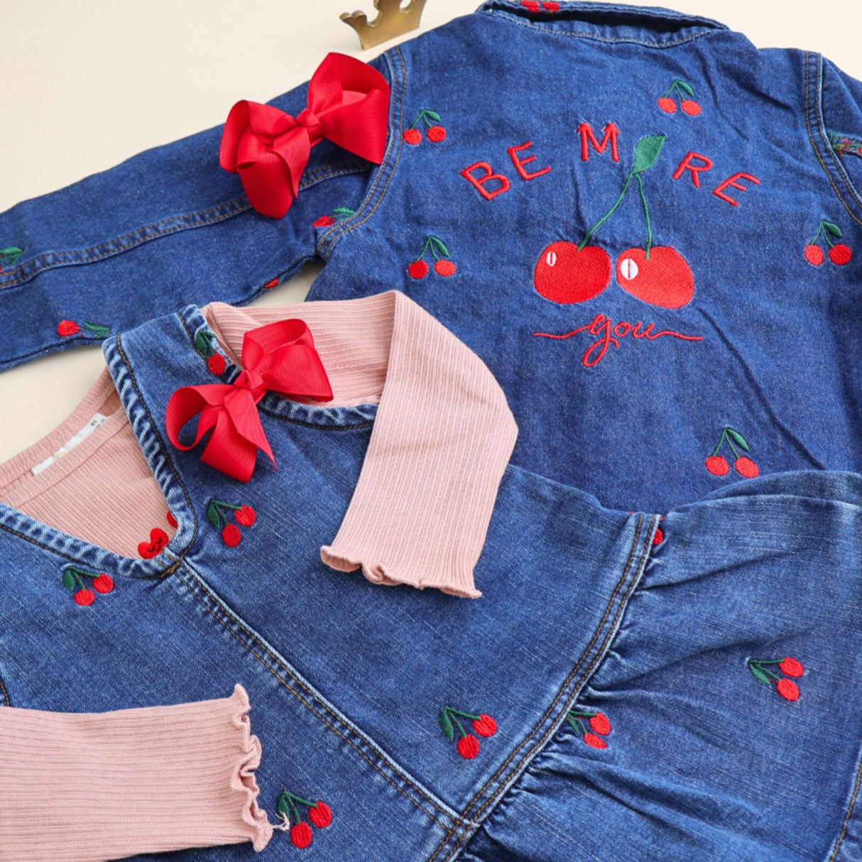 THE NEW Siblings Light Blue Denim EMB Nayla Denim Klänning