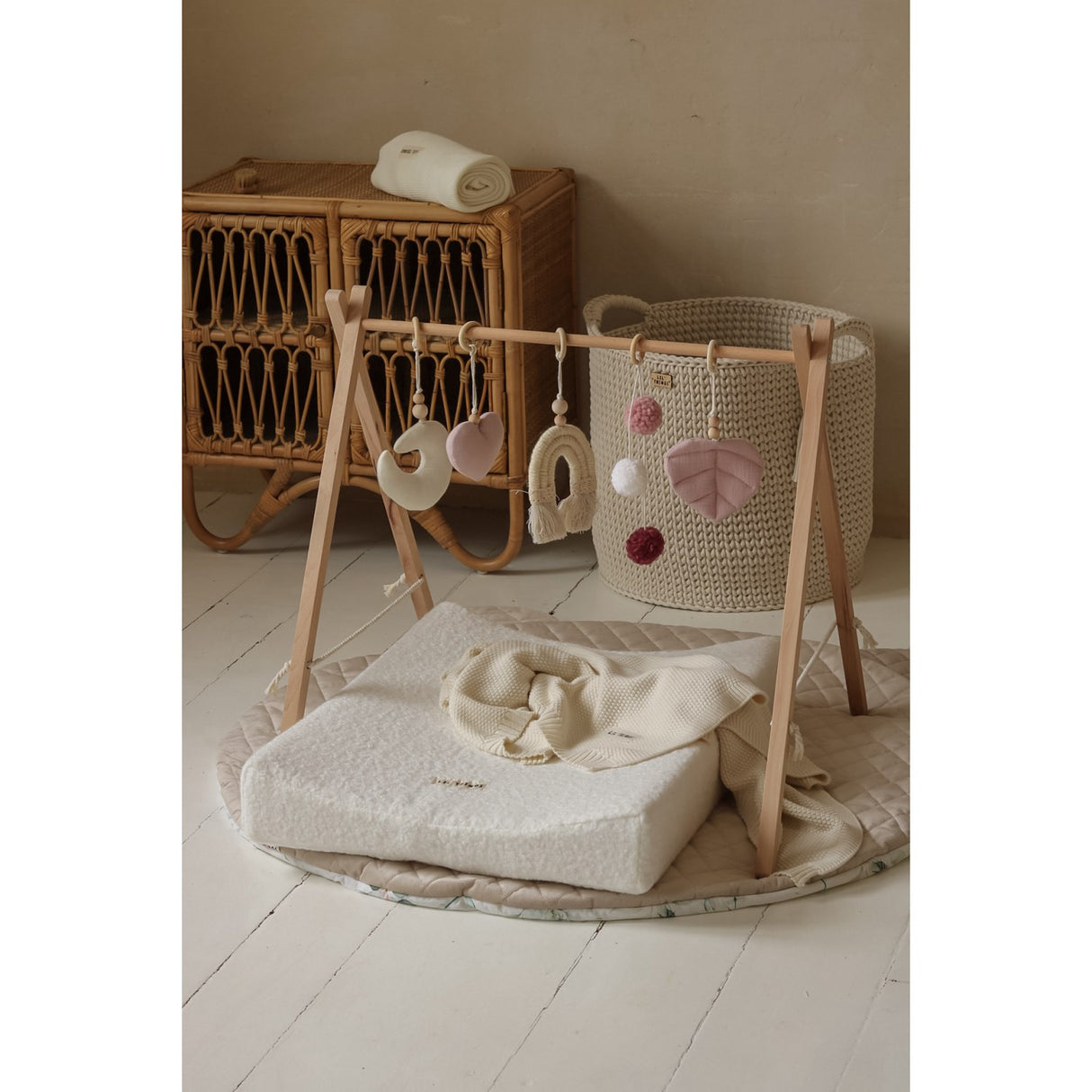 Woobiboo With Pink Baby Gym With Hangers