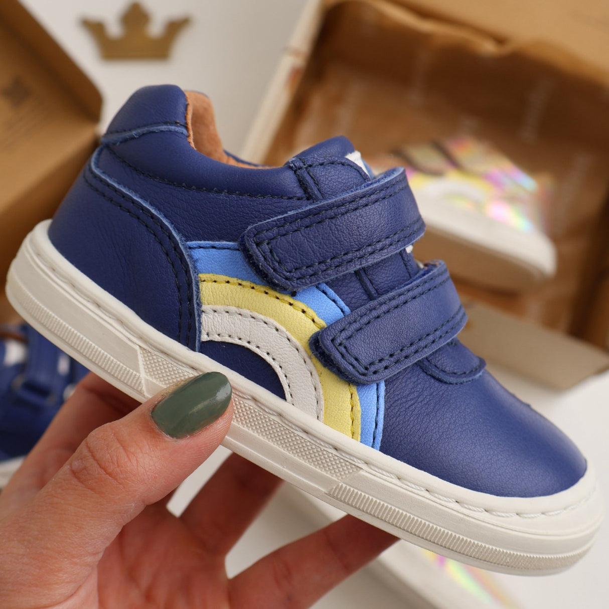 Bisgaard Deep Blue Rainbow Low Kardborreband Skor