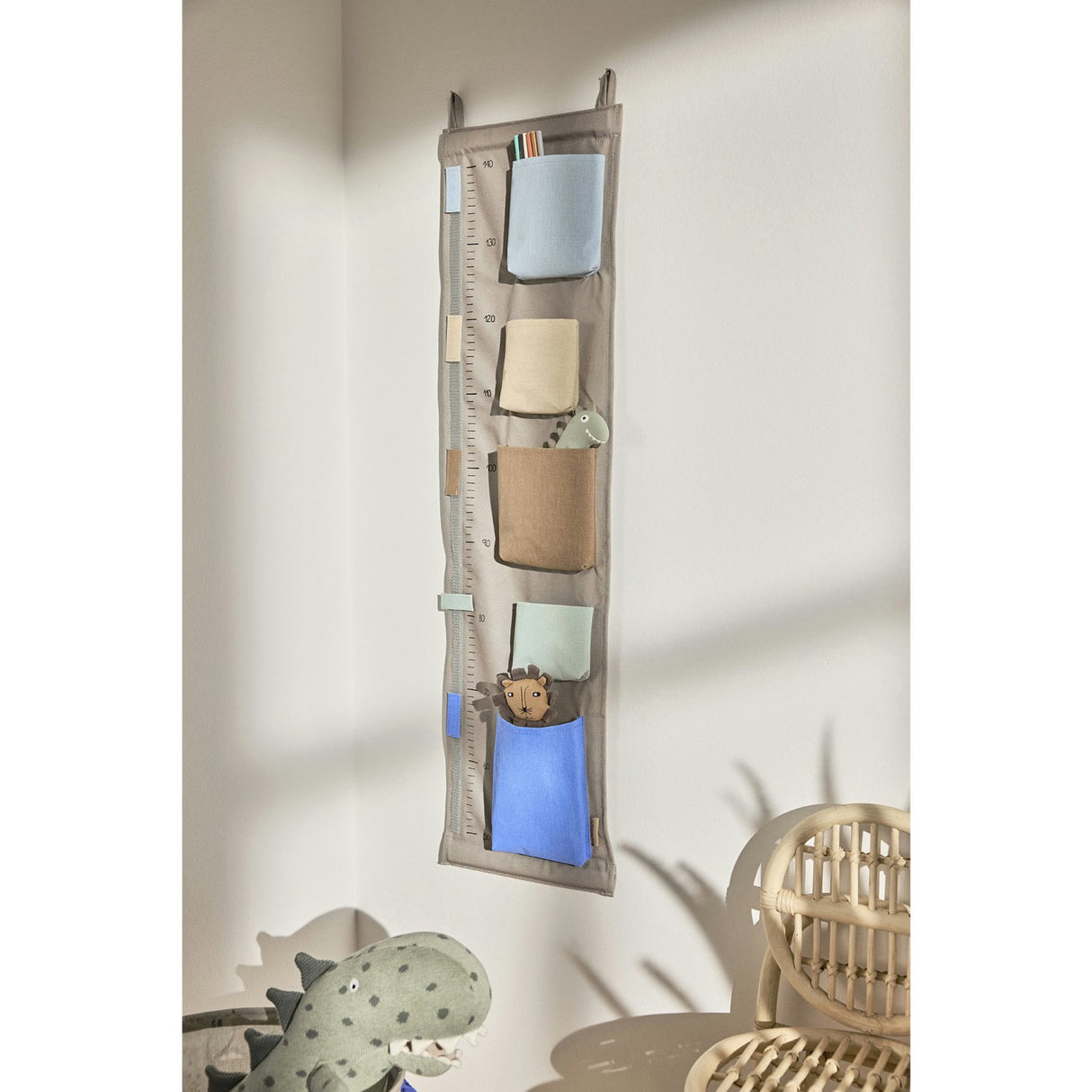 OYOY Blue Saga Growth Chart Förvaring