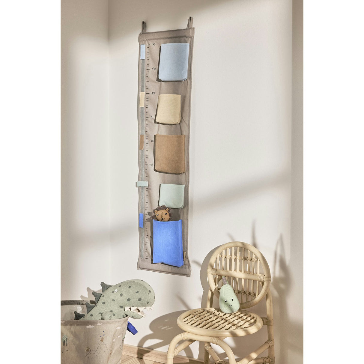 OYOY Blue Saga Growth Chart Förvaring