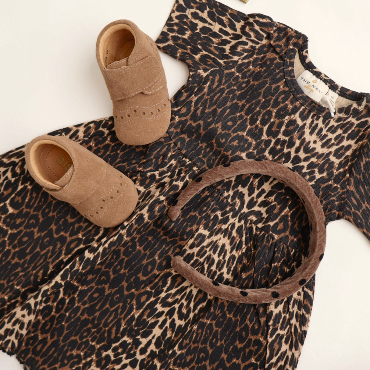 THE NEW Siblings Oxford Tan AOP Ellie Rib Klänning