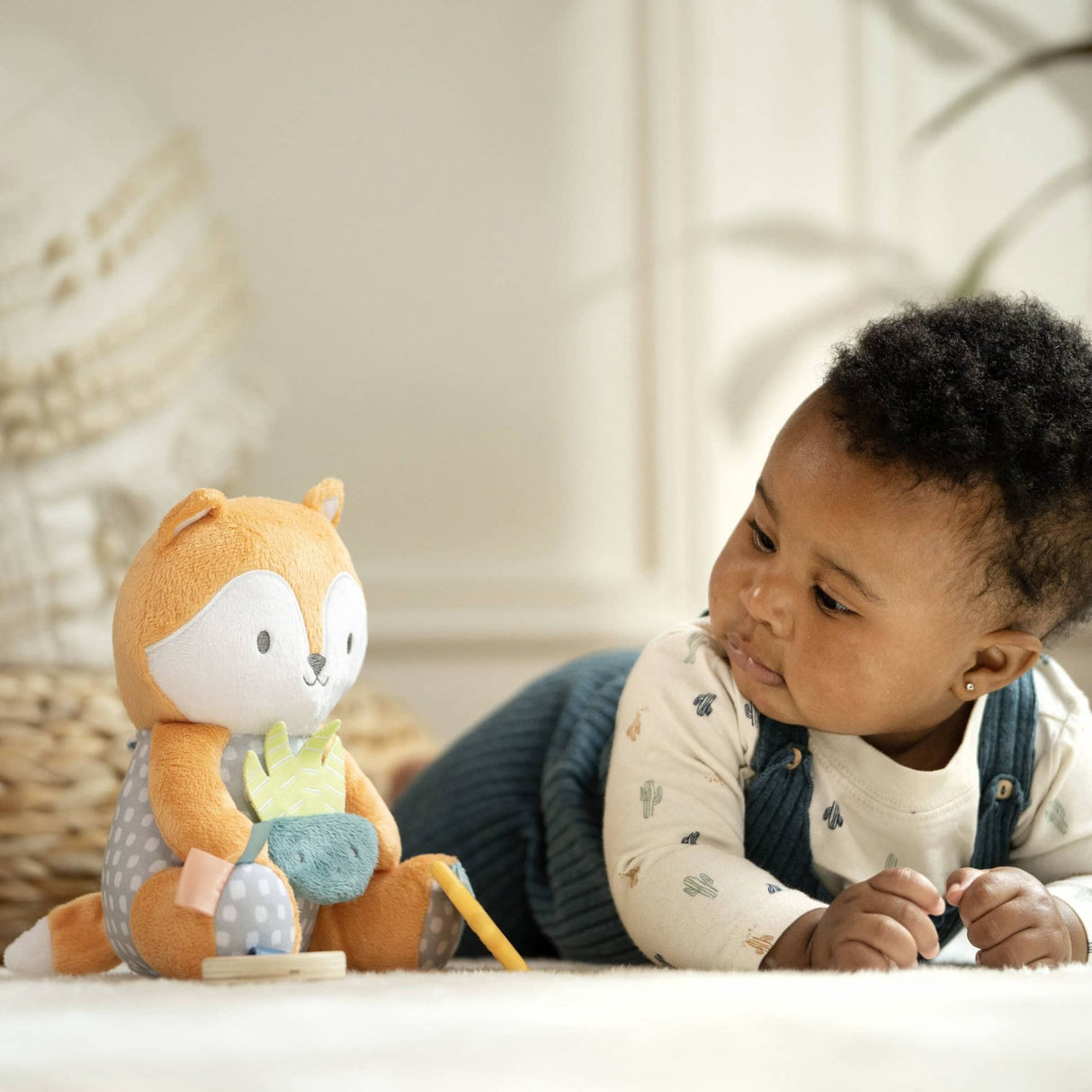 Ingenuity Kitt™ The Fox Calm Springs™ Plys Aktivitetsleksaker