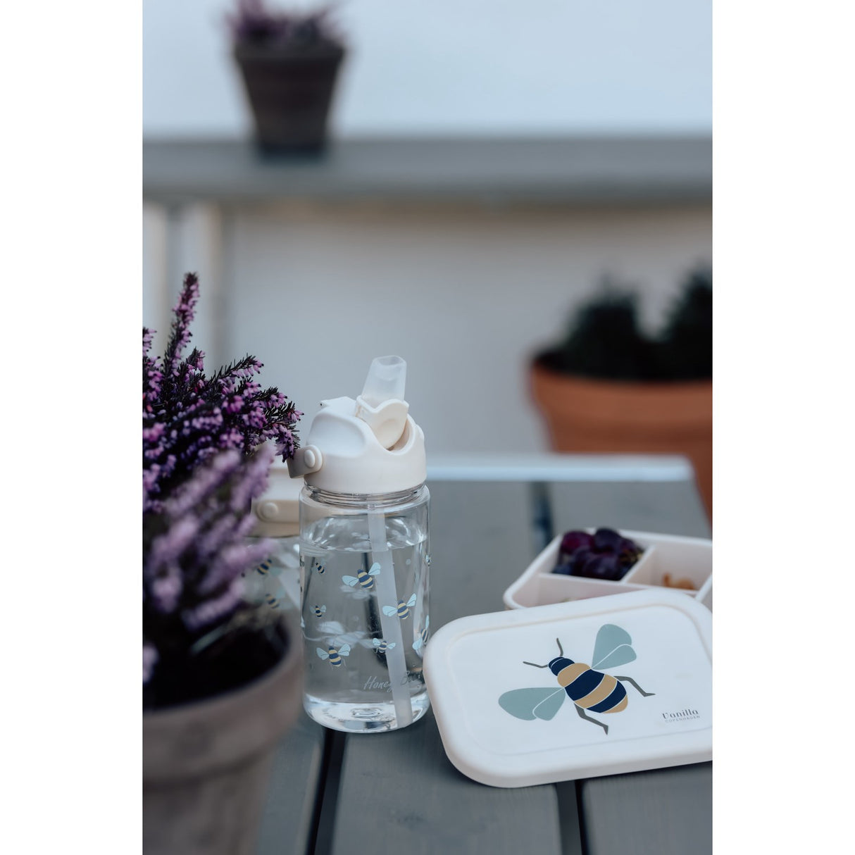 Vanilla COPENHAGEN Honeybee Happy Tritan Flaska - 500 ml