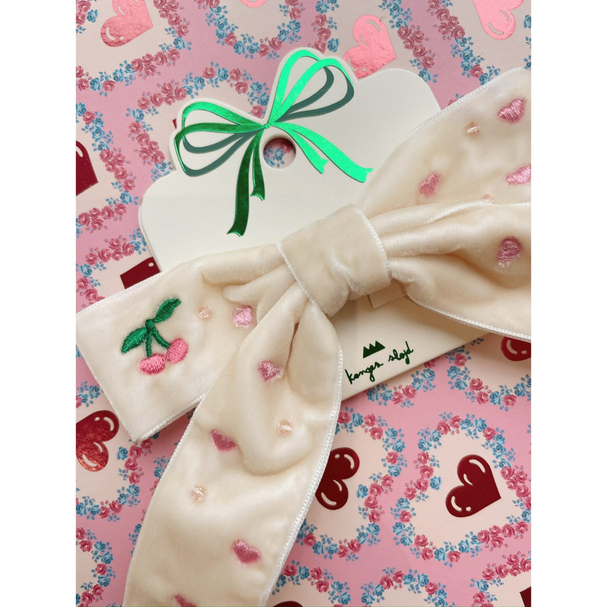 Konges Sløjd Pearled Ivory Sammet Rosett Pearly Hårklämma