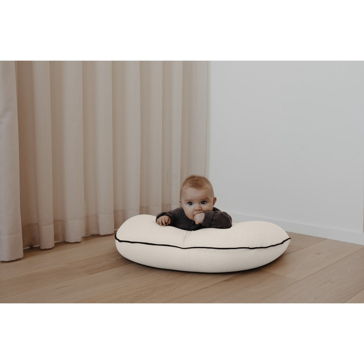 That's Mine X Élhée French Oak Collab Nursing Kudde