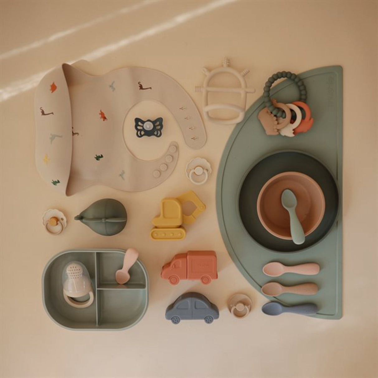 Mushie Cambridge Blue/Shifting Sand Toddler Starter Skedar 2-Pack