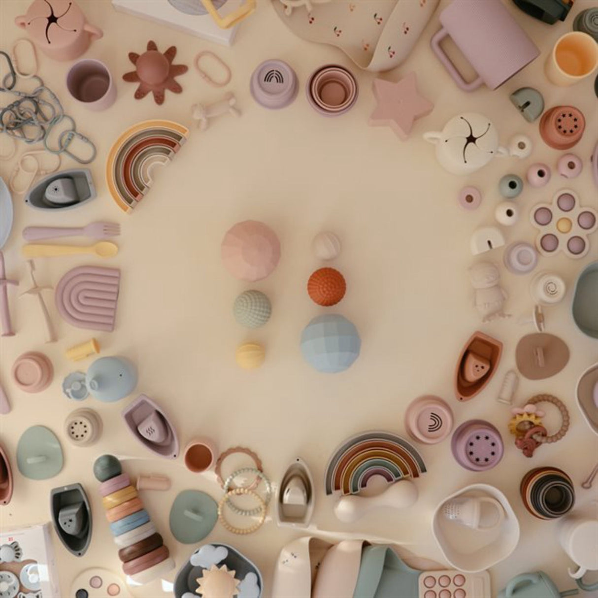 Mushie Blush Nesting Spheres Sensory Leksak