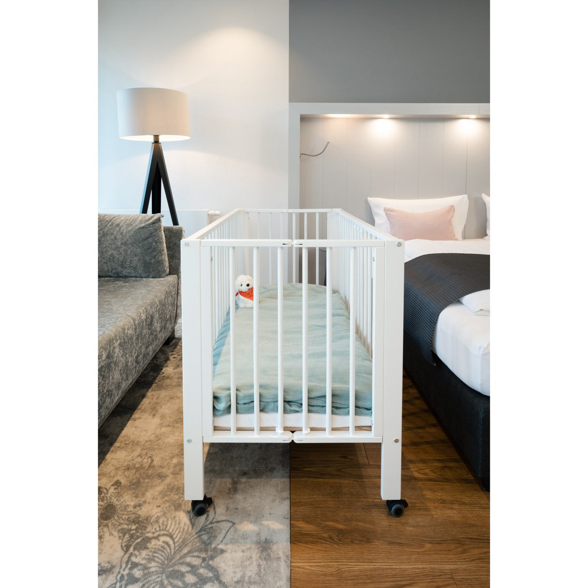 tiSsi® White Laquer Jori Sammenklappelig Säng Massiv Bok